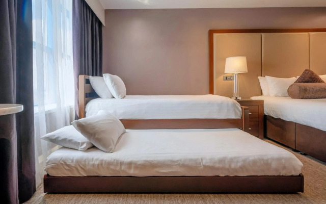Sandman Signature London Gatwick Hotel