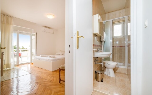 Studio Apartments Near Center 4