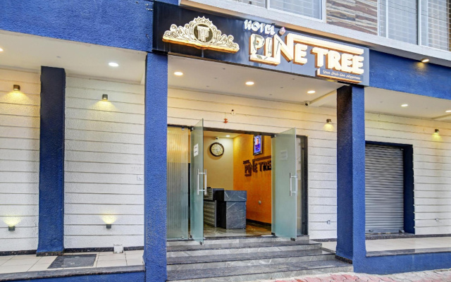 Super OYO Townhouse 479 Hotel Pine Tree