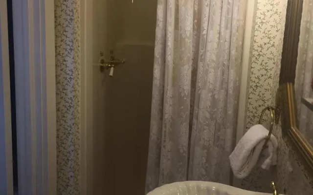 Woldert-Spence Manor