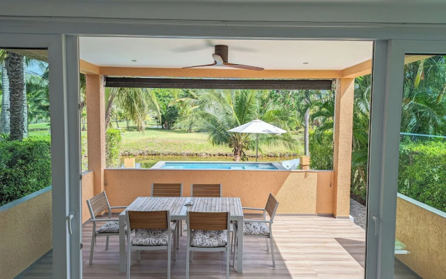 Poolside Apartments and Rooms