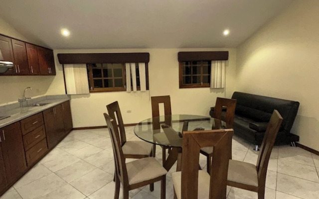 Hotel & Suites El Quijote