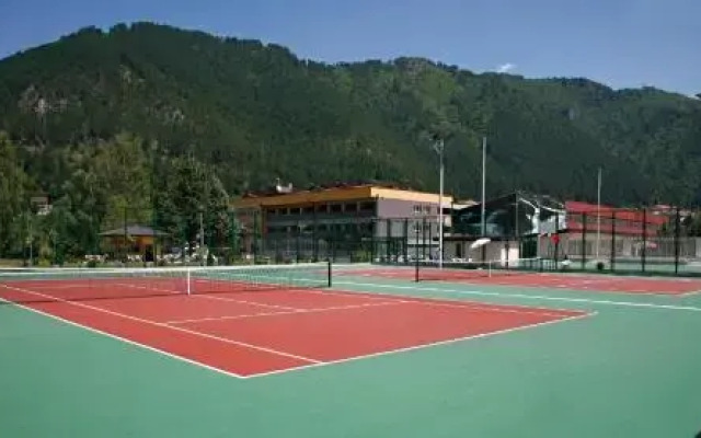 Garden City Hotel & Resort