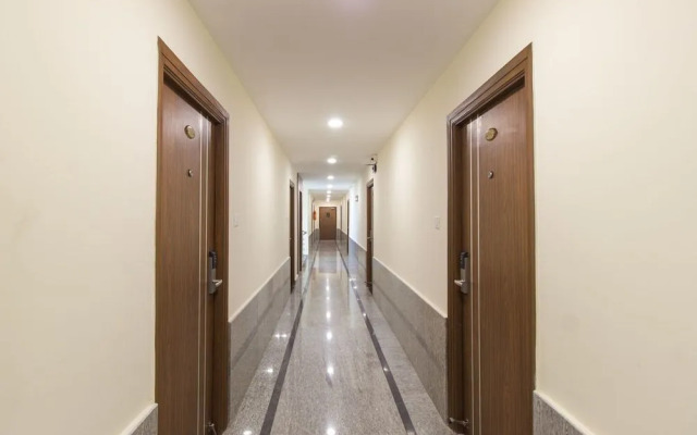 OYO 8941 Hotel Golden Leaves