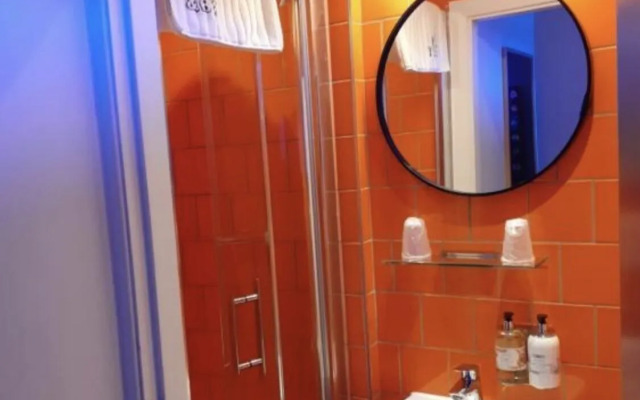 The Village Hotel - BB