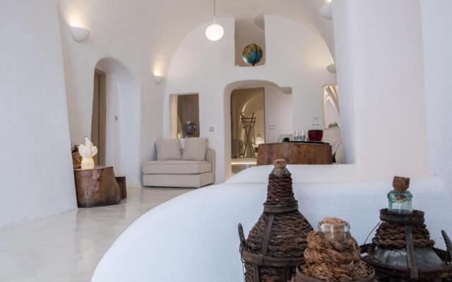 Globe Suites
