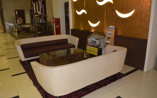 World Hotel