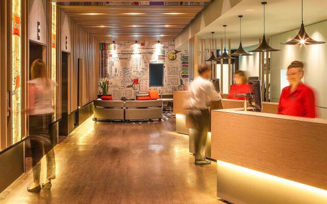 ibis Melbourne Hotel and Apartments