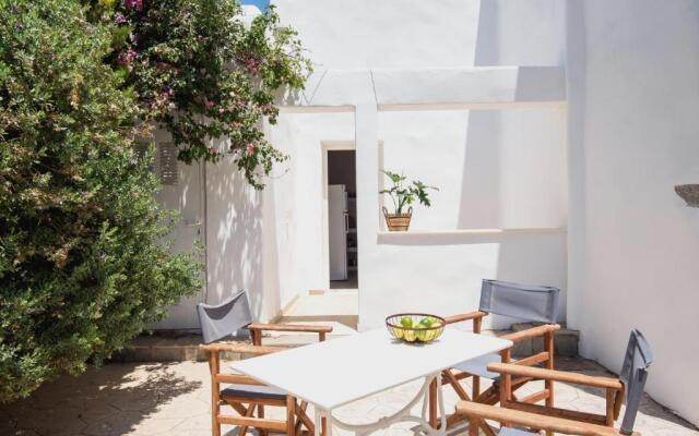 Rosemary Residence in Ampelas. 3 bedroom house