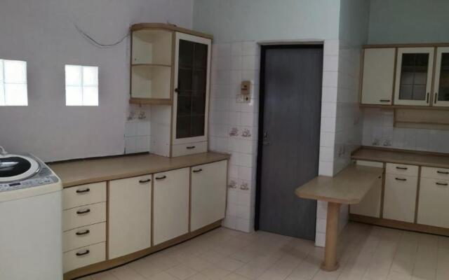 TB HOMESTAY Tasek klebang(taman bertuah) 10pax wifi