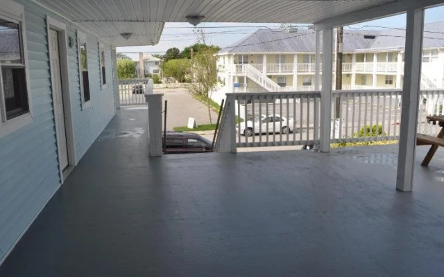 South Wind Apartments