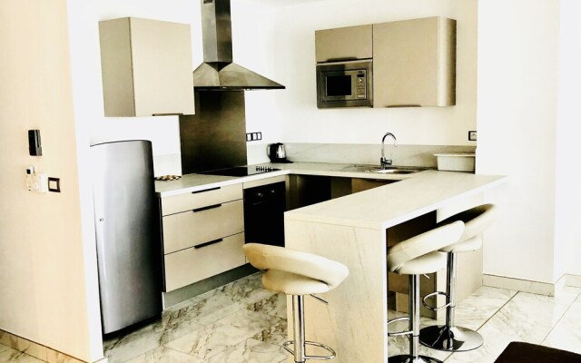 The Streamliner Hotel Apartment