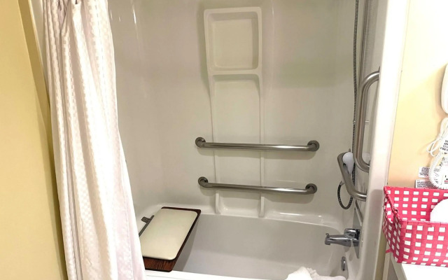 Metro Points Hotel