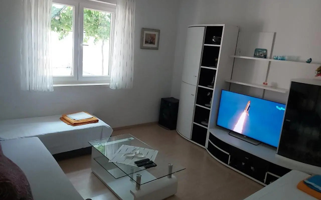 House Petar by sea