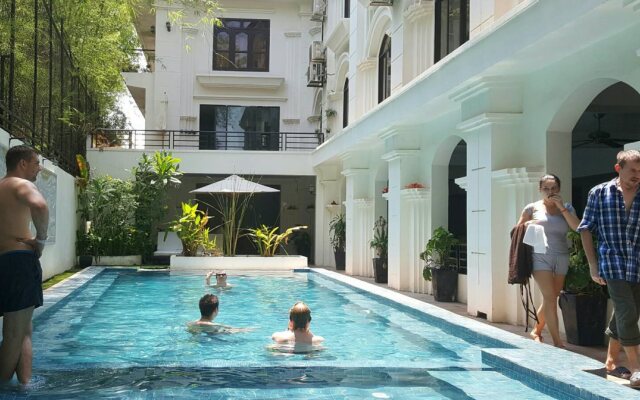 Angkor Vireak Chey Hotel