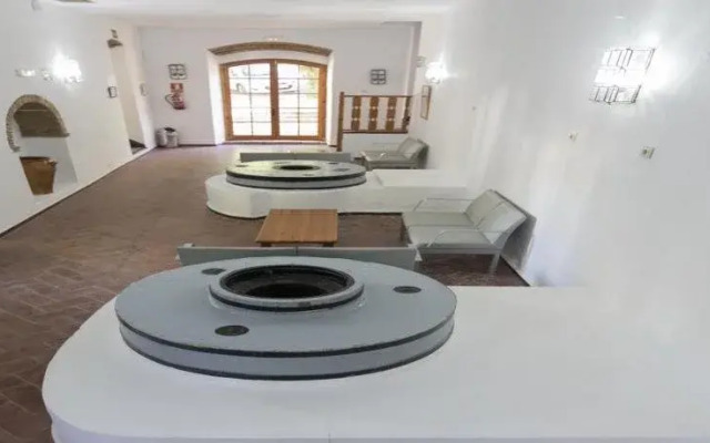 Albergue Inturjoven El Bosque - Hostel