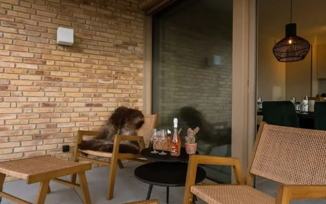 Beautiful Apartment With Terrace and Parking