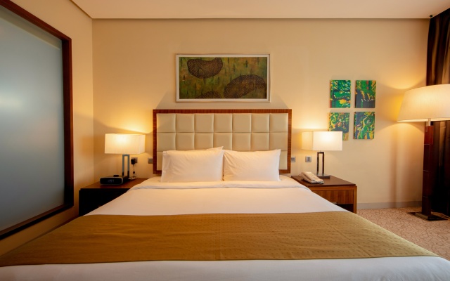 Holiday Inn Cochin by IHG – Guest Rooms – Kochi