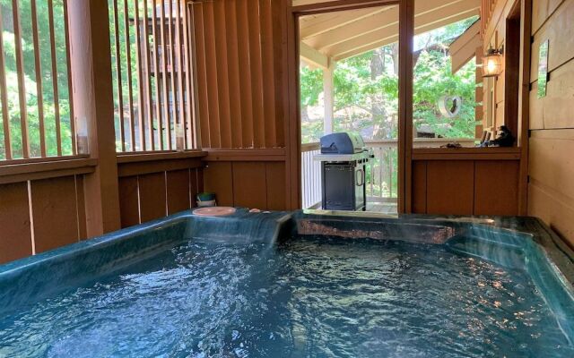 Karen's 2 Bedroom Cabin by RedAwning