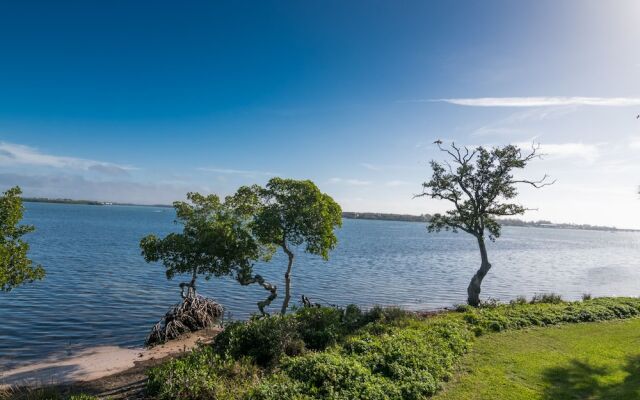 Runaway Bay Resort by BBG