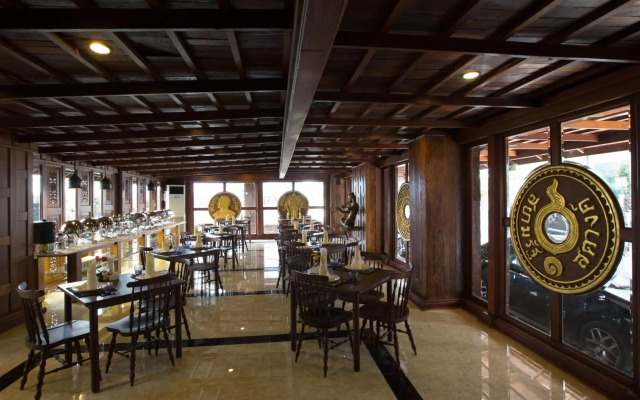 True Siam Rangnam Hotel