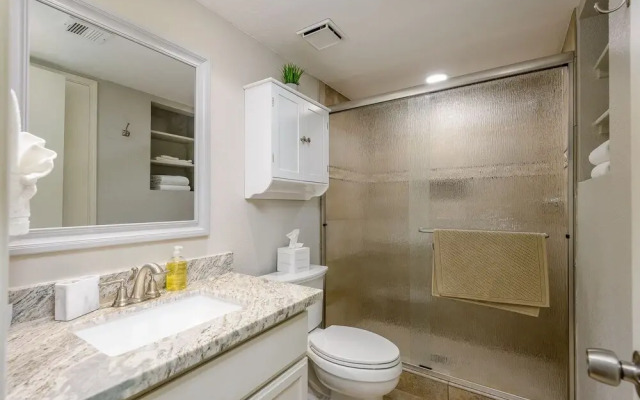 Villa Stone Creek 2 Bedroom Condo by RedAwning