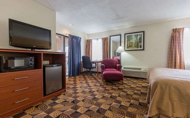 Quality Inn Sycamore - DeKalb