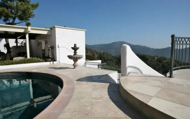 Hollywood Sign and Awesome City Views Three-Bedroom Home