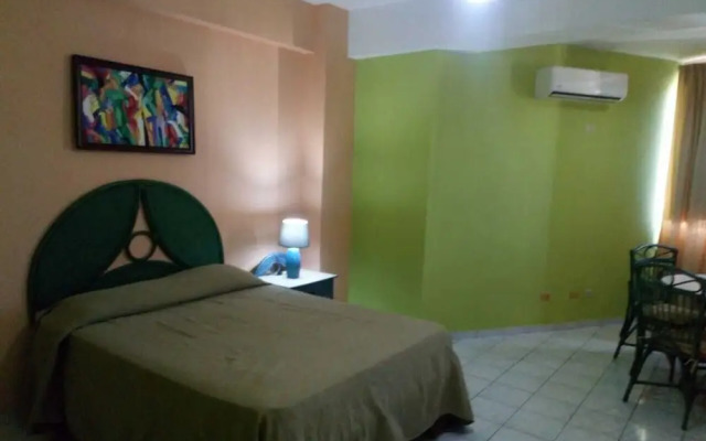 Aparta Hotel Jardines Metropolitanos