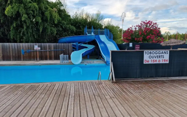 Grand Mobile home dans camping