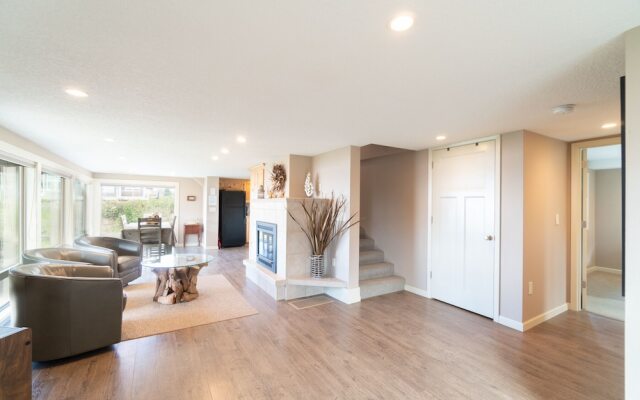 Neptune Beach - 3 Br Home