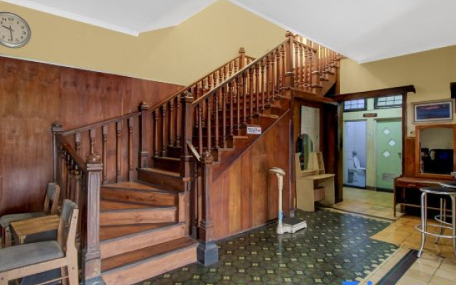 OYO 95140 Metro Guest House