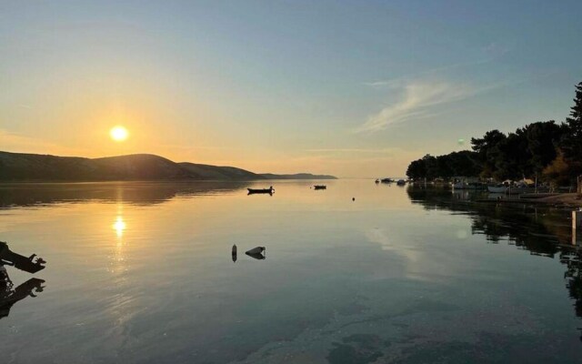 Green Apartment for 3