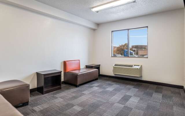 Motel 6 Elk Grove Village, IL