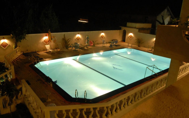 Oasey Beach Hotel