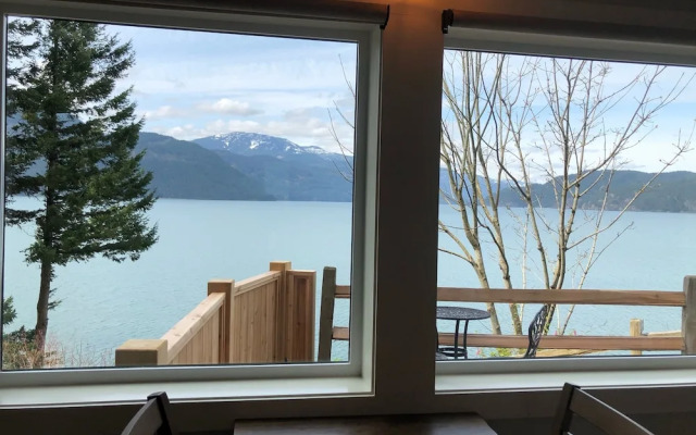 The Lodge on Harrison Lake