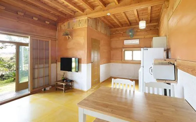 Jeju Daemyoung Hanok Pension