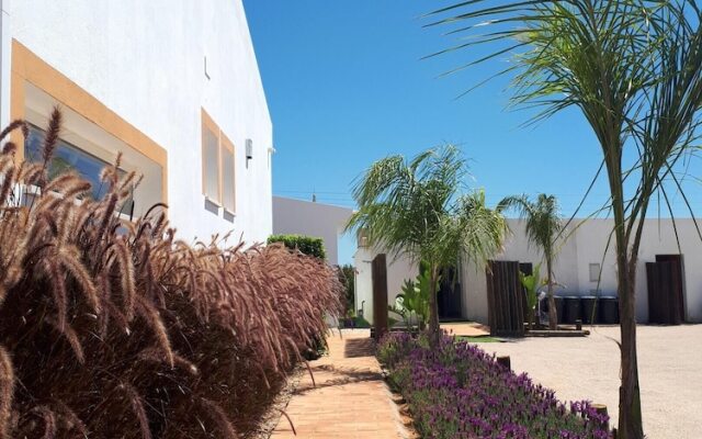 House With one Bedroom in Faro, With Shared Pool, Enclosed Garden and Wifi Near the Beach