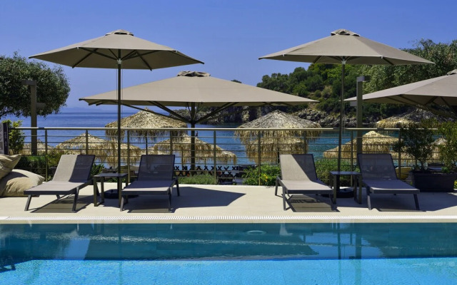 Prima Vista Beachfront Boutique Hotel