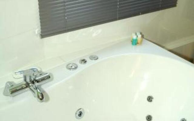 Royal Hotel-Restaurant Bonhomme