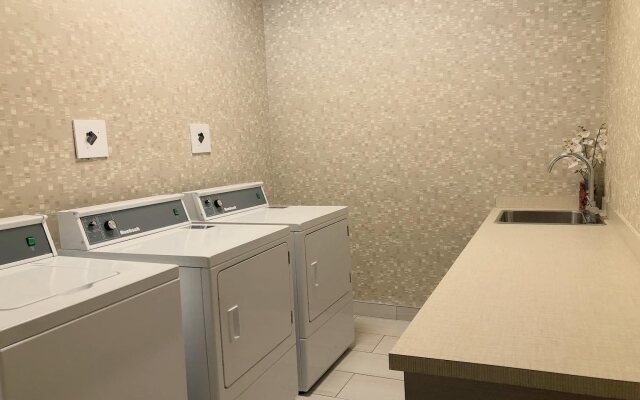 Landis Hotel and Suites