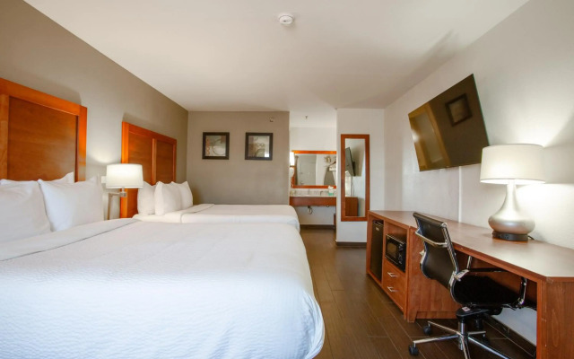 The Hotel Serene Glendale Peoria, Surestay Collection by BW