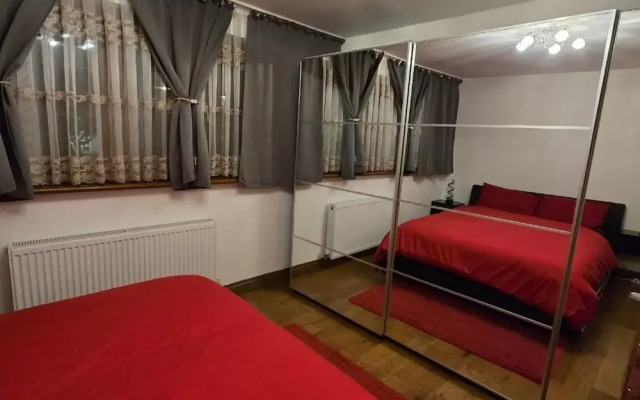 3Br - Sleeps6 - 15min Central London and Gatwick