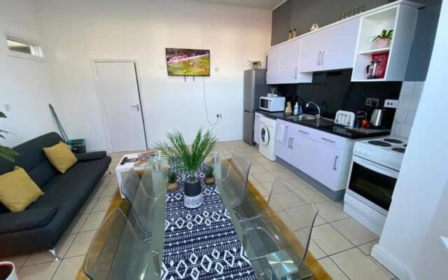 Stunning 1 Bed Spacious Apartment -Central Cardiff