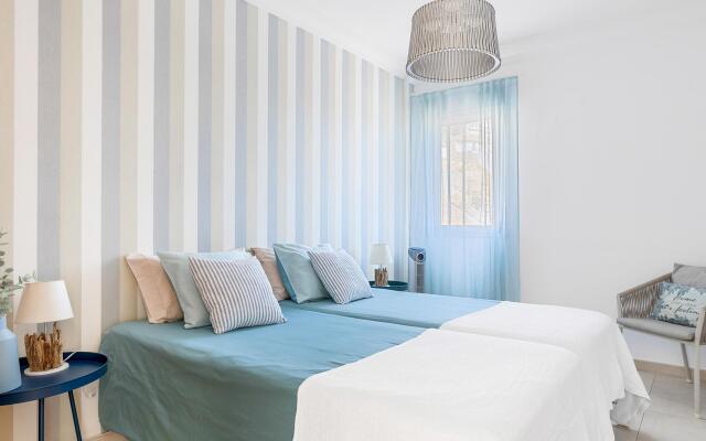 Boutique loft with BBQ terrace and ocean views