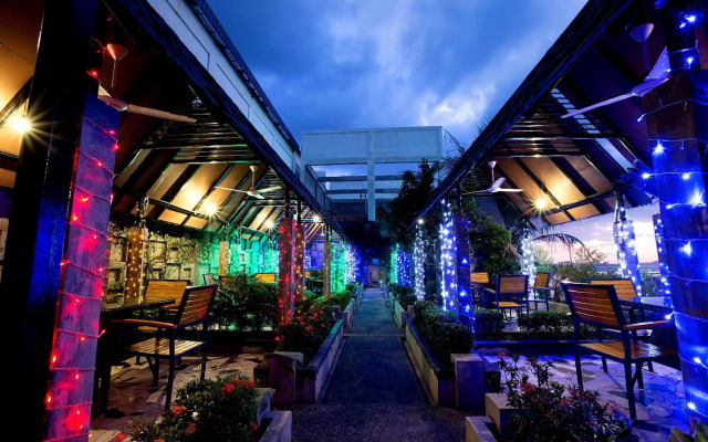 Maximillian Hotel
