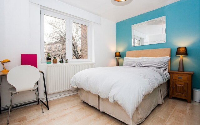 Stylish Flat 4 Min Walk From London Bridge Station