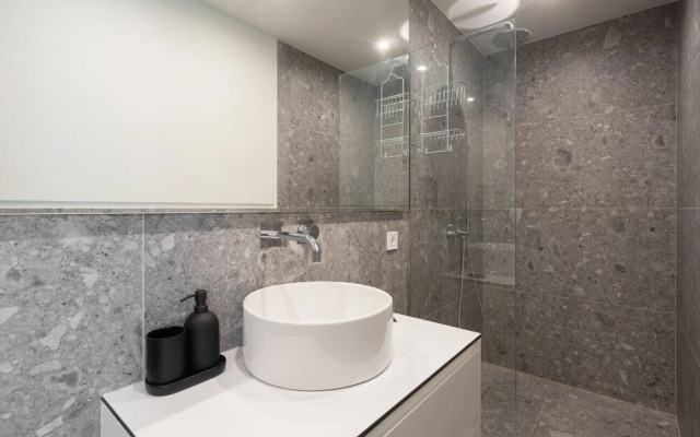 LIV Athinum 1 - Luxury Apartment 3B