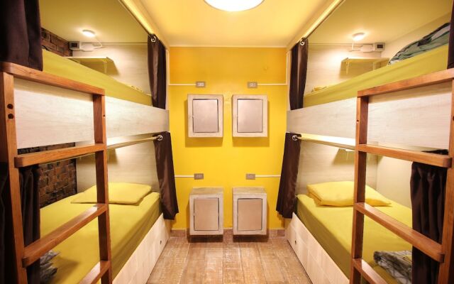 Bananas Adventure Hostel