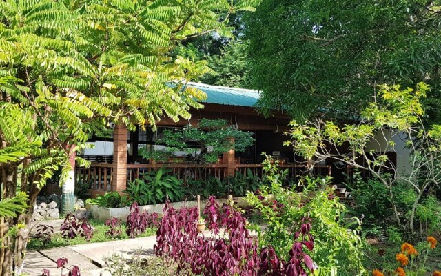 De Meadows Resort